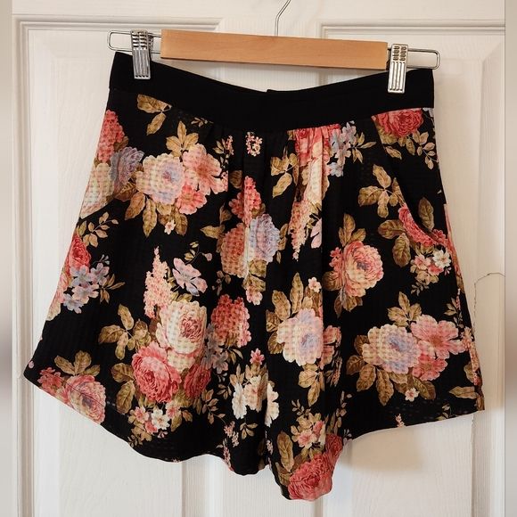 Pretty floral shorts Eve Gravel - Picture 1 of 12
